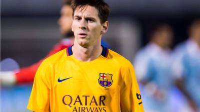 Messi sufre una rotura de ligamento en la rodilla izquierda.