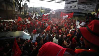 Unos 200 buses llevarán militantes a marcha del Gobierno, asegura el IHTT. 1,500 policías a resguardo