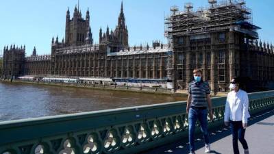 El ministerio de Sanidad británico registró el miércoles 759 nuevas muertes en hospital de pacientes enfermos con covid-19, lo que eleva a 18.100 la cifra de fallecidos.