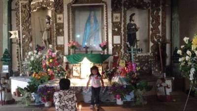 Foto del altar mayor. Al centro, la Virgen de Concepción.