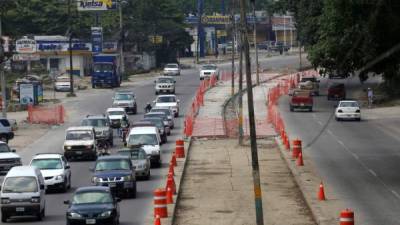 Con la ampliación del bulevar se pretende alivar el congestionamiento vehícular en la vía.