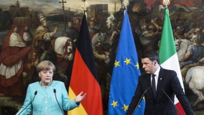 El primer ministro italiano, Matteo Renzi, y la canciller alemana, Angela Merkel. Foto: EFE