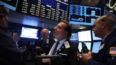 La tercera potencia económica mundial había salido de la recesión en los últimos meses de 2012, justo antes de que llegara al poder Shinzo Abe