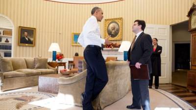 El hondureño contó que en esta foto fue captado conversando con Obama sobre los siguientes pasos a seguir.