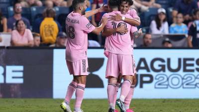 El hondureño David Ruiz festejando su gol con Lionel Messi y Jordi Alba en la goleada del Inter Miami.