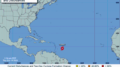 Localización de la tormenta tropical Tammy que amenaza con convertirse en huracán en el mar Caribe.