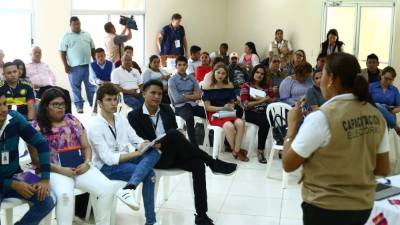 Más de 40 periodistas participaron en la capacitación de casi dos horas.