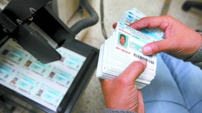 Hay miles de tarjetas en los archivos de las oficinas del RNP.