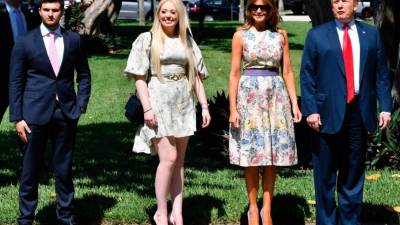 Donald Trump enfrenta un nuevo escándalo familiar luego de que su ex asistente filtrara a la prensa que el mandatario estadounidense se avergüenza del sobrepeso de su hija menor, Tiffany, y que rechaza fotografiarse con ella por esa razón.