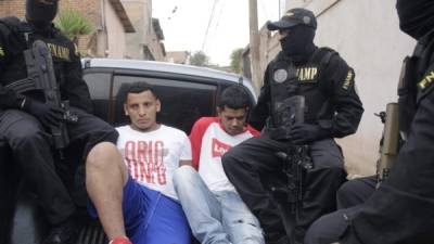 Los detenidos responden a los nombres de Edgardo Osorio (19), alias 'El Cuervo' y Jorge Ramos (27), alias de 'El Pájaro'.