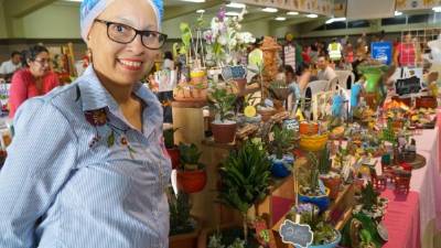 Alrededor de 213 expositores participan cada sábado poniendo a la venta una amplia gama de productos hechos a mano.