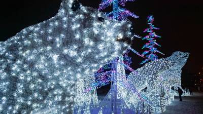 En Moscú, por ejemplo, los mayores de 60 años y los enfermos crónicos sin pauta completa de vacunación deben permanecer en sus domicilios.