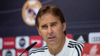 El entrenador del Real Madrid Julen Lopetegui, durante la rueda de prensa tras el entrenamiento del equipo blanco, preparatorio del derbi del sábado contra el Atlético de Madrid en el Santiago Bernabéu, esta mañana en la Ciudad Deportiva de Valdebebas. EFE