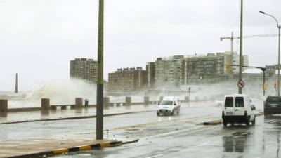 Entre el domingo 30 y el lunes 31 se espera un 'leve descenso' principalmente de las máximas, con valores entre 29 y 31 grados, manteniéndose estas temperaturas hasta el jueves 3 de enero. A partir del viernes 4 se espera un marcado descenso en las temperaturas hasta el final del período. EFE/Archivo