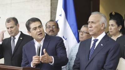 El presidente Hernández se reunió con la junta directiva y jefes de bancada del Congreso para explicar los alcances del Código.