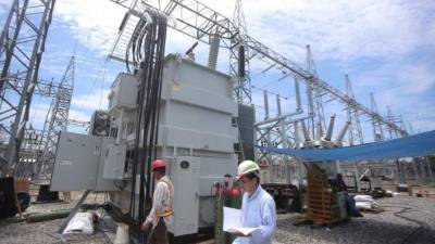 Anunció que la Enee tiene que ser administrada por tres empresas diferentes y que los privados participen junto al Estado para poder capitalizarla.