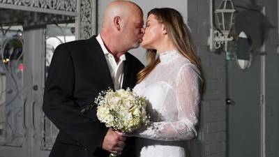 A sus 61 años, Rick Harrison, figura del reality El Precio de la Historia, contrajo matrimonio por cuarta ocasión, ahora con Agripina Polushkin.