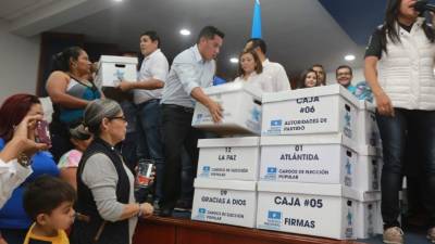 Los partidos políticos, como el Nacional, entregaron la semana pasada las planillas.