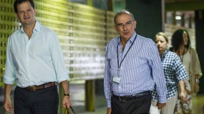 Humberto de la Calle, jefe de la delegación colombiana en Cuba a su llegada al Palacio de Convenciones en La Habana.