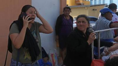 El terror se apoderó hoy del Hospital Roosevelt, uno de los principales de la capital de Guatemala, cuando pandilleros de la Mara Salvatrucha atacaron con fusiles el lugar para liberar a uno de sus compañeros, que logró huir, y dejaron seis muertos y doce heridos.