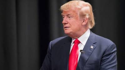 Trump propuso cerrar varias mezquitas en los Estados Unidos tras atentados en París.