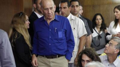 Ehud Olmert luego de escuchar la sentencia insistió en su inocencia.