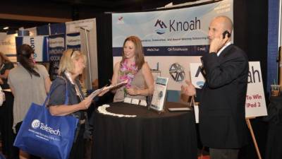 Representantes de la empresa Knoah Solutions.