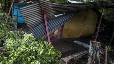 Fotografía de una casa destruida por la tormenta Bonnie hoy, en la comunidad de Potosí, en Rivas (Nicaragua). EFE/ Jorge Torres