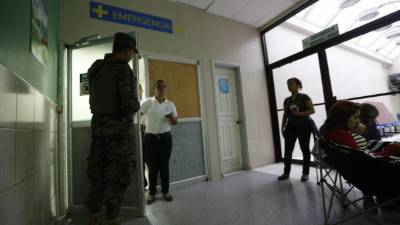 El testigo protegido está siendo atendido en el Seguro Social najo fuerte resguardo de seguridad.