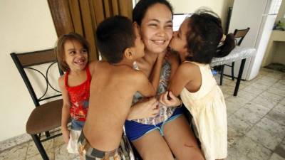 Tener a sus hijos después de varios meses sin verlos le ha devuelto las ganas de salir adelante con sus pequeños.