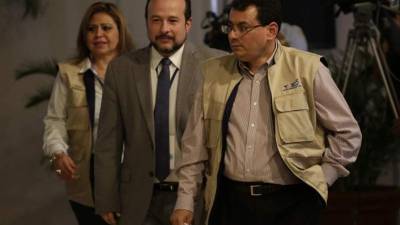 Los magistrados del Tribunal Supremo Electoral (TSE) de El Salvador, Guadalupe Medina, Fernando Argüello Téllez y Julio Olivo.
