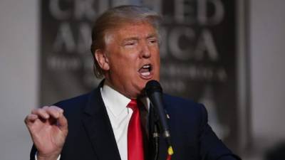 El precandidato republicano continúa en el centro de la polémica tras la publicación de un explosivo libro en el que ataca a los inmigrantes en EUA.