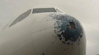 La trompa del avión quedó destruida.