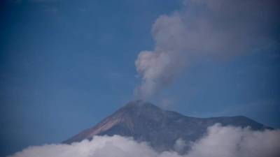 Vista general del Volcán de Fuego desde el municipio de Alotenango, en el departamento de Sacatepéquez (Guatemala). EFE/Archivo