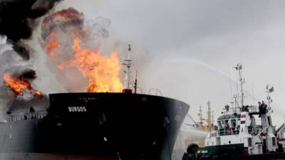 En el buque iban 150,000 barriles de hidrocarburos, pero afortunadamente nadie salió herido.