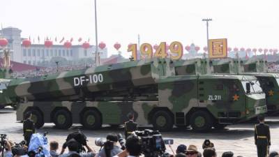 China exhibió su poderío militar en un imponente desfile, el mayor de su historia, para conmemorar los 70 años de su fundación y reforzar el liderazgo de Xi Jinping al frente del país y del partido comunista.