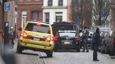 Las fuerzas de seguridad especiales de Bélgica efectúan una nueva operación antiterrorista en Molenbeek, Bruselas, Bélgica. EFE