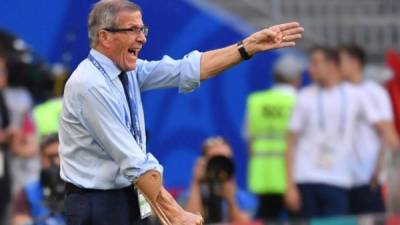 Oscar Washington Tabárez de 71 años dirige a Uruguay en Rusia por cuarta vez en un Mundial.