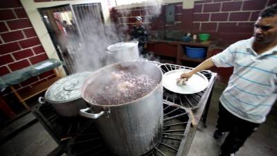 Arroz y frijoles conforman la alimentación de los reos.