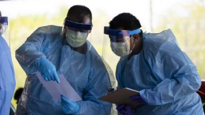 La labor de los científcos se ha centrado hasta ahora en revisar buena parte de las investigaciones relacionadas con el COVID-19. Foto: AFP/Referencial