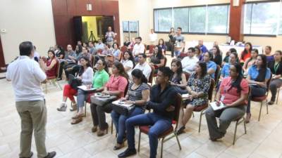 Representantes de las empresas participantes durante una charla impartida por Quan. Foto: Melvin Cubas.