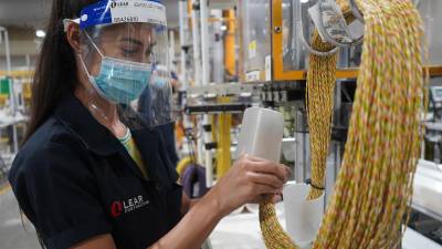 Una trabajadora en una fábrica de la zona norte de Honduras.