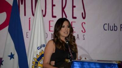 Maity se ha destacado por su labor social en Honduras. Foto Univisión.