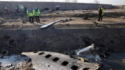 Al menos 170 personas murieron en el accidente aéreo de un Boeing 737-800 de la aerolínea UIA en Teherán./EFE.