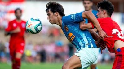 Joao Félix demostró su calidad en varias jugadas antes de salir lesionado. Foto EFE.