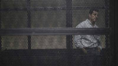 Manuel López Ambrosio, exministro de defensa espera en una celda para conocer los motivos de su detención.