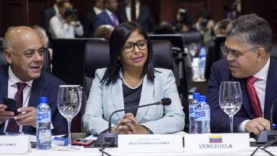 El Gobierno de Maduro y la posición entablaron un diálogo para salir de la crisis política que atraviesa el país.//Foto AFP.