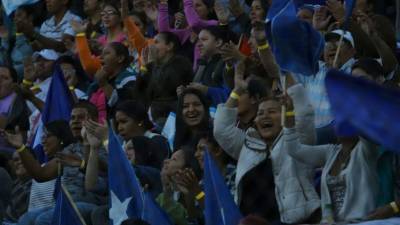 El Congreso Nacional inició este sábado la sesión solemne para la ceremonia de posesión presidencial 2018-2022 del mandatario Juan Orlando Hernández Alvarado.