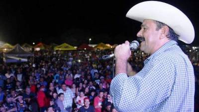 Hilario Ramírez Villanueva, ‘Layín’ dice que con el esfuerzo de su trabajo comparte la celebración de cumpleaños.