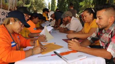 En varios puntos del país se realizan las ferias de preselección para los hondureños que aspiran a trabajar en Estados Unidos.